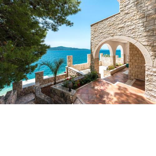 Beach Villa Ratac