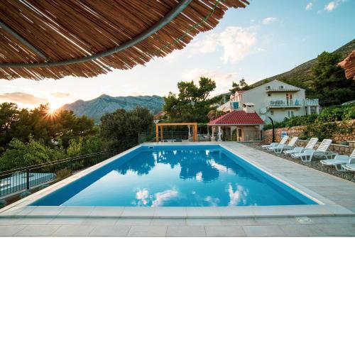 Beachfront Apartments Vala with a swimming pool