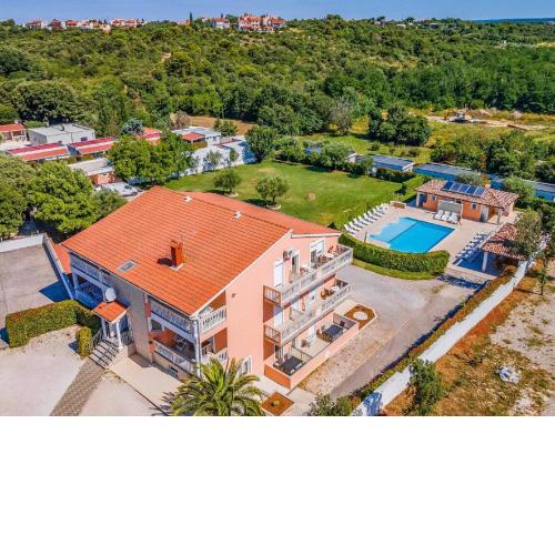 Beautiful Apartment in Banjole near Beach and Pula City