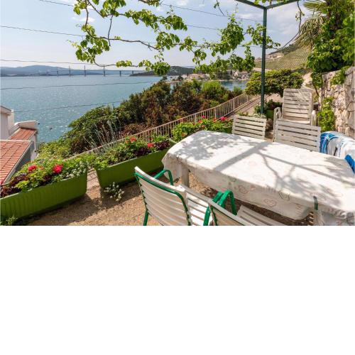Beautiful Apartment In Klek With Wifi