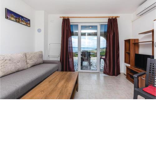 Beautiful Apartment In Klenovica With Kitchen