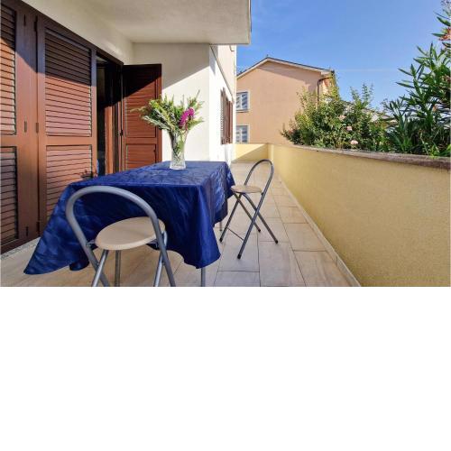 Beautiful Apartment In Marcana With Wifi
