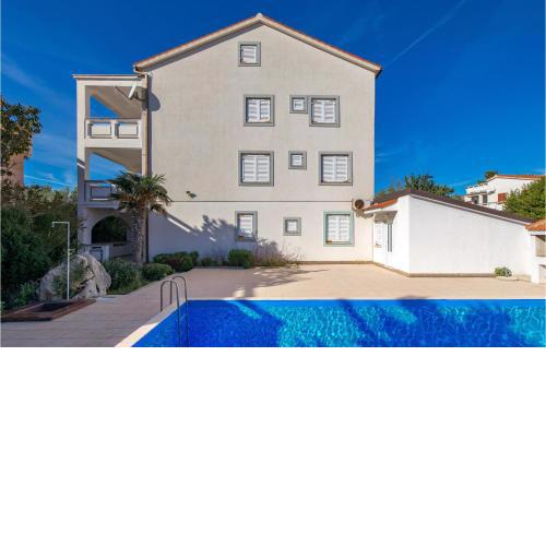 Beautiful Apartment In Novalja With Wifi