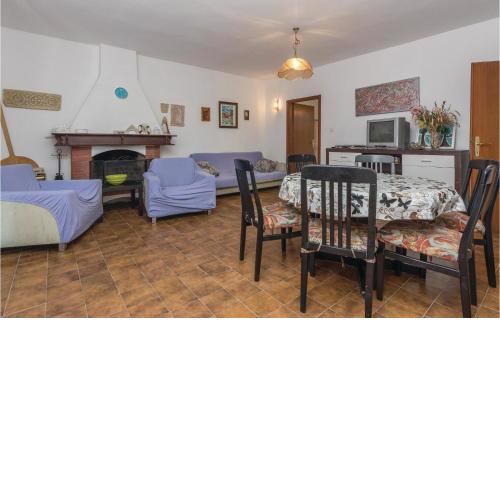 Beautiful Apartment In Privlaka With Wifi