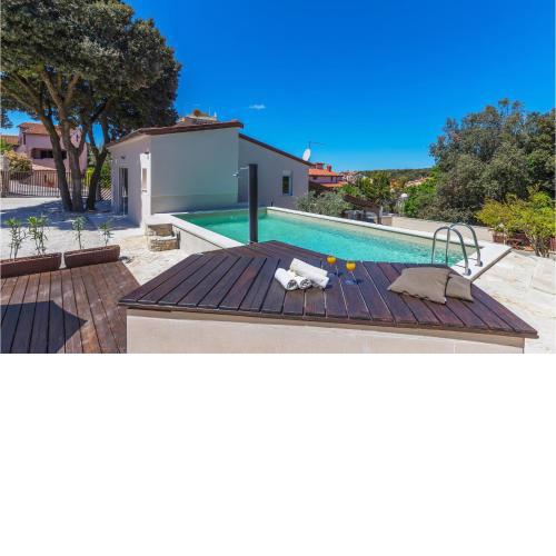 Beautiful Apartment In Pula With Wifi