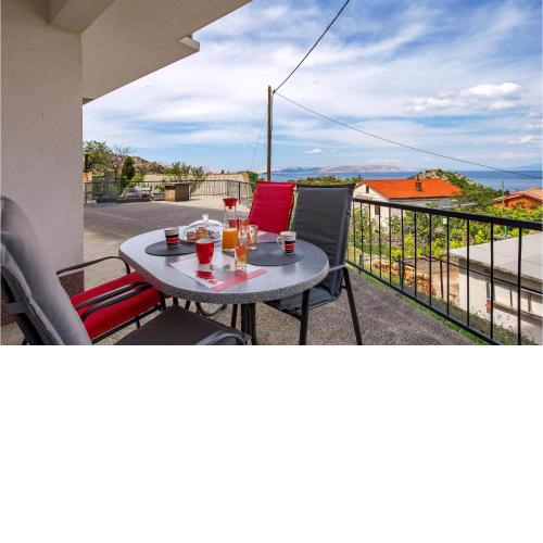 Beautiful Apartment In Sveti Juraj With Kitchen
