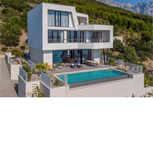 Beautiful Home In Brela With Kitchen
