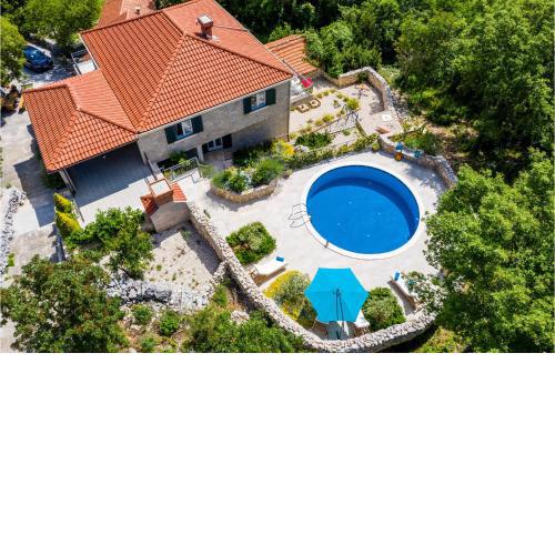 Beautiful Home In Gromaca With Wifi