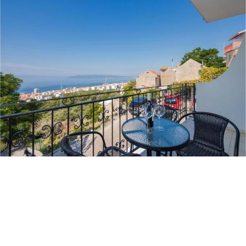 Beautiful Home In Makarska With Wifi