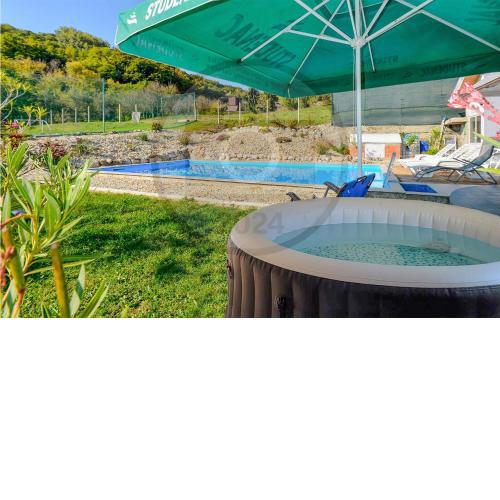 Beautiful Home In Nespes With Jacuzzi