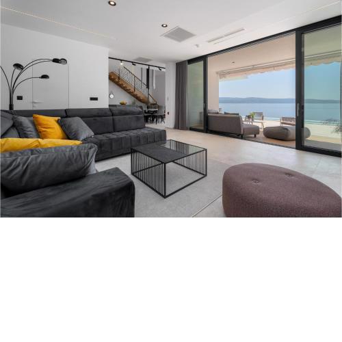 Beautiful Home In Omis With Kitchen