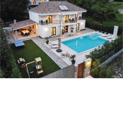 Beautiful Home In Omis With Sauna
