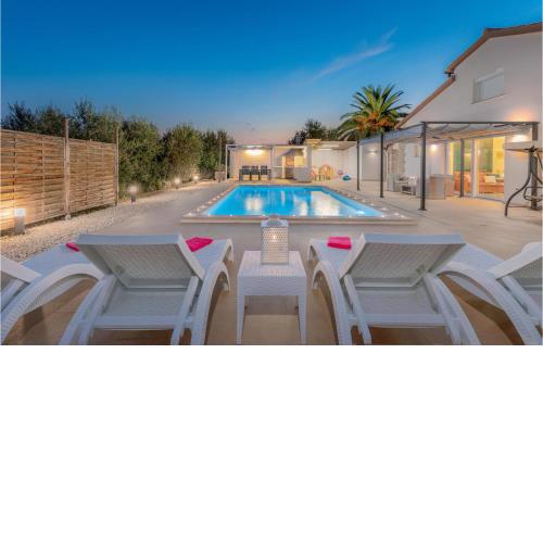 Beautiful Home In Pula