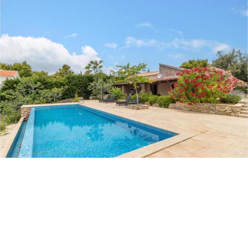 Beautiful Home In Rab With Outdoor Swimming Pool