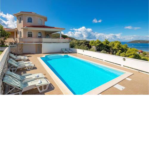 Beautiful Home In Rab With Sauna