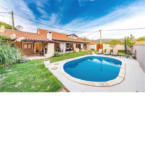 Beautiful Home In Seget Gornji With Wifi, 3 Bedrooms And Outdoor Swimming Pool