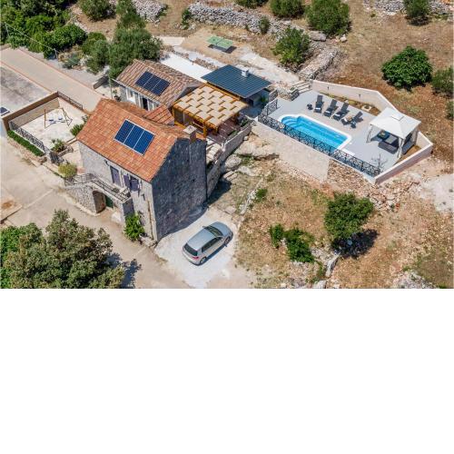 Beautiful Home In Smokvica With Wifi