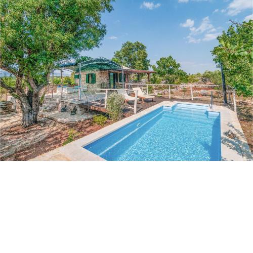 Beautiful Home In Stari Grad With Wifi