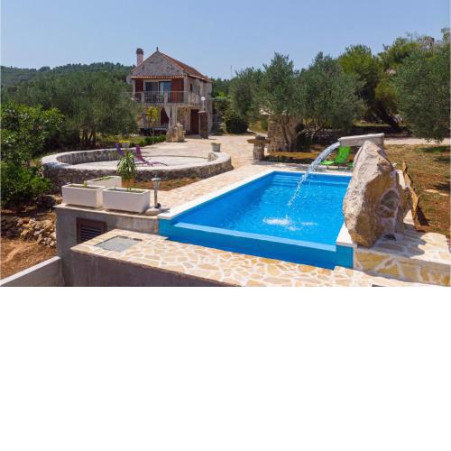 Beautiful Home In Ston With Wifi