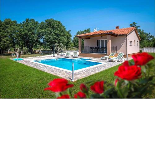 Beautiful Home In Vodnjan With Kitchen