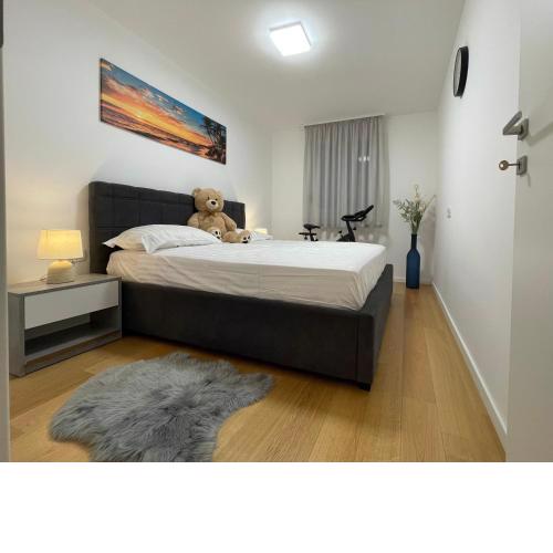Bookkeeper's Apartment Split