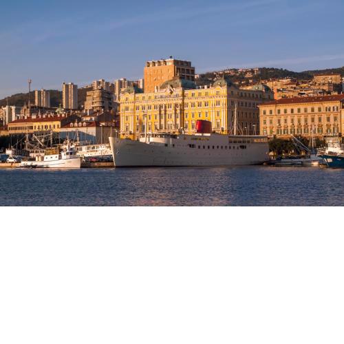 Botel Marina