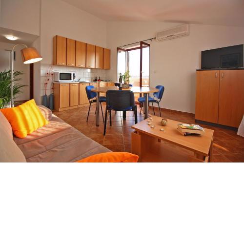 BrijuniSol - 3 Apartments Top Position near the Beautiful Beach