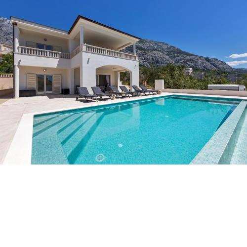 Camadra Villa