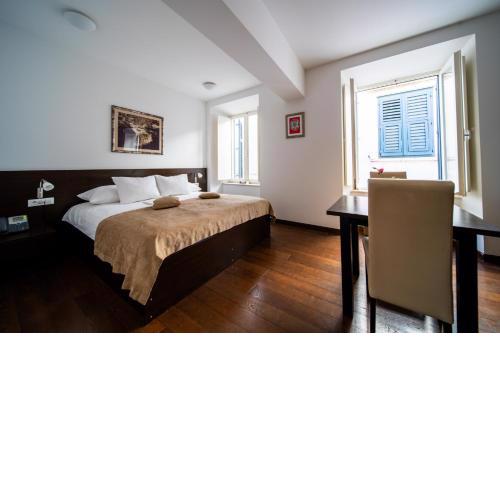 Celenga Apartments with free offsite parking