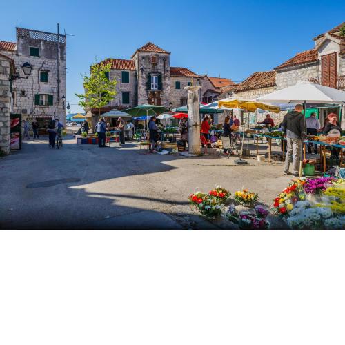 Central Apartment Castle Cippico