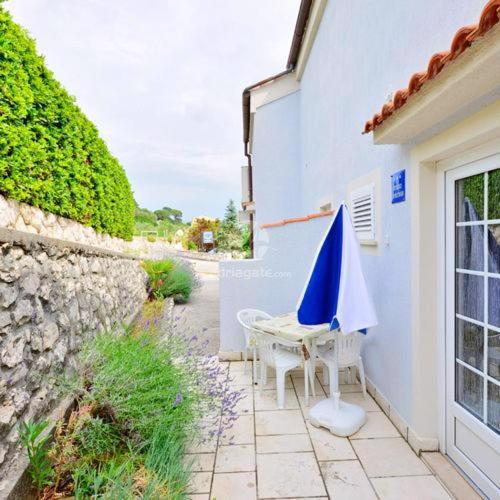 Charming apartment in Kampor with private garden 28 m²