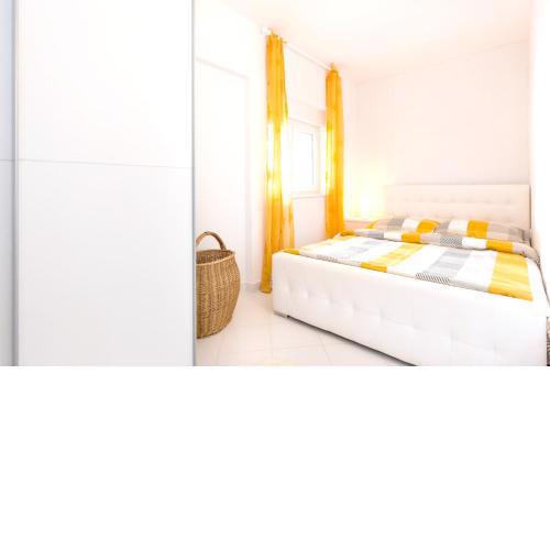 Charming house in Skrpcici with enclosed garden