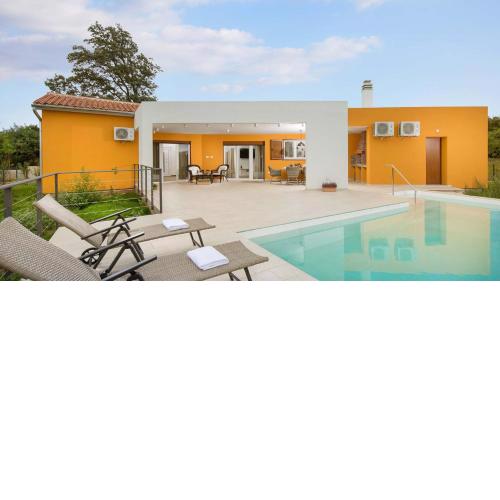 Charming villa Tartufo with private pool near Pula