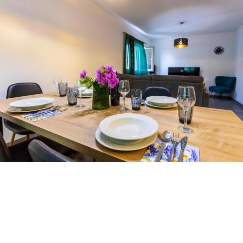 City Apartment Nora, old town located