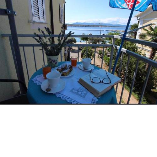 City center studio apartment