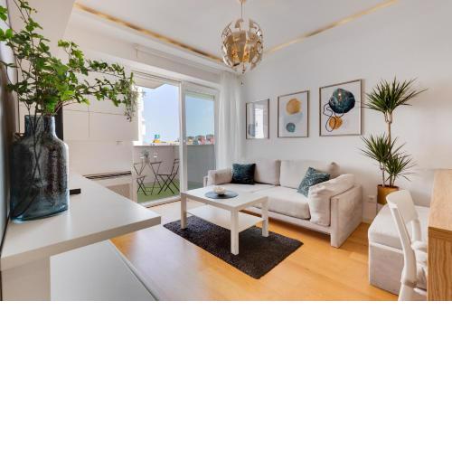 City Lux Apartment 1- with garage and balcony