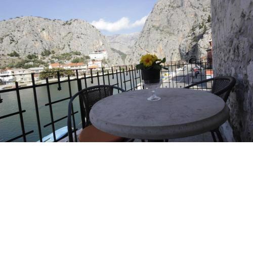 City & River View Apartment