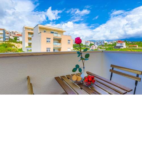 Close to Znjan beach spacious studio with balcony