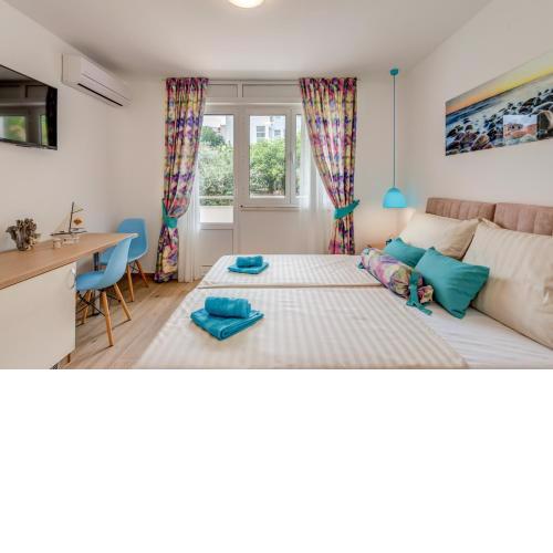 Coloured rooms
