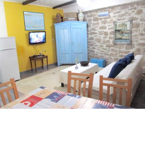 Comfortable apartment in Betina 55 m² with terrace