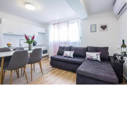 Cosy apartments near the sport center and exercise park Višnjik - Zadar