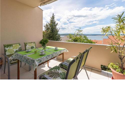 Cozy Apartment In Dramalj With House Sea View