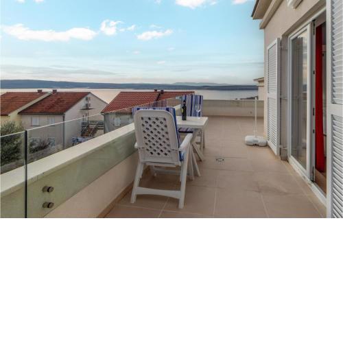 Cozy Apartment In Dramalj With Wifi