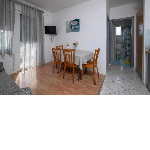 Cozy Apartment In Fazana With Wifi