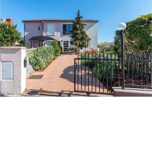 Cozy Apartment In Pula With Wifi