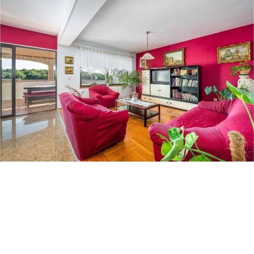Cozy Apartment In Vrsar With Kitchen