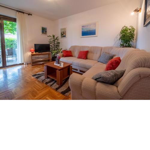 Cozy apartment near the sea