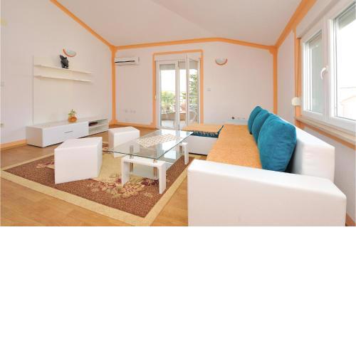 Cozy Home In Kakma With Wifi
