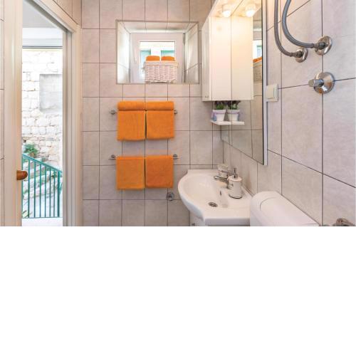 Cozy Home In Podgora With Wifi