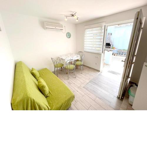 Cozy Seaside Apartment in Jadranovo 24 sqm Ocean View